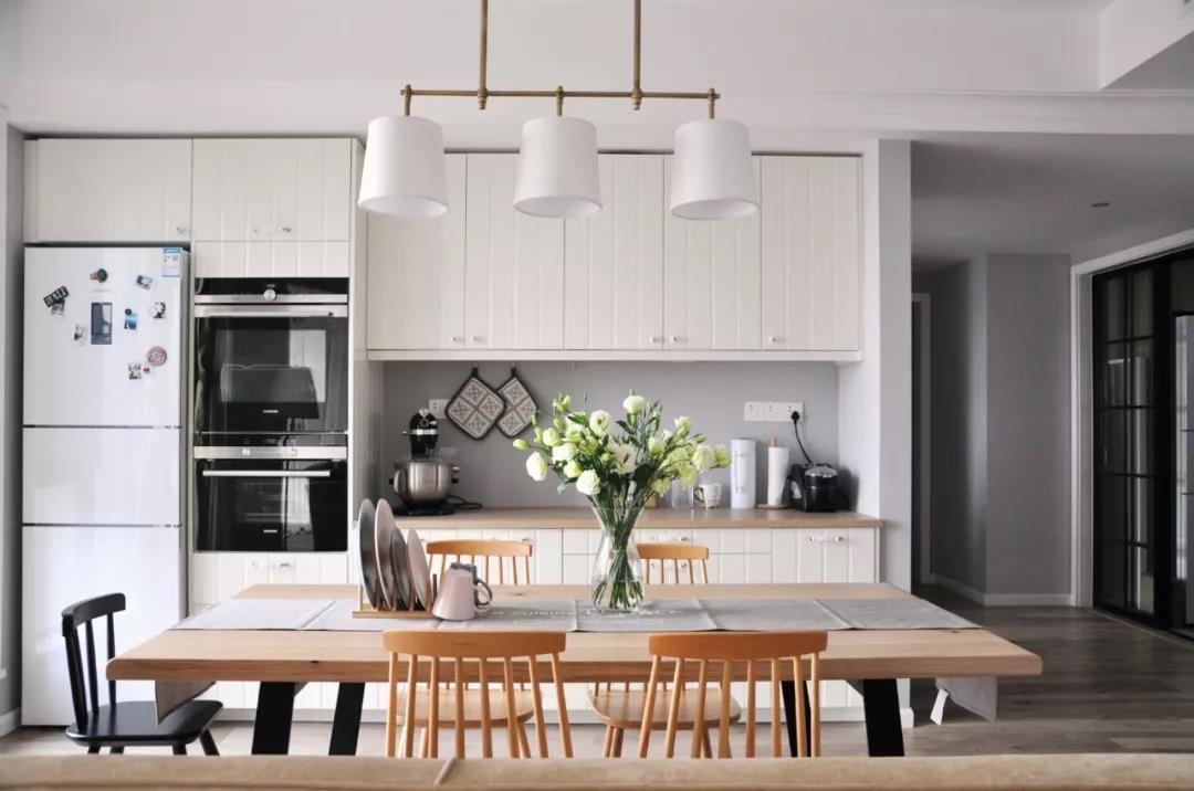 定制一道餐邊柜，不僅增加家居收納空間 又提升生活品質(zhì)