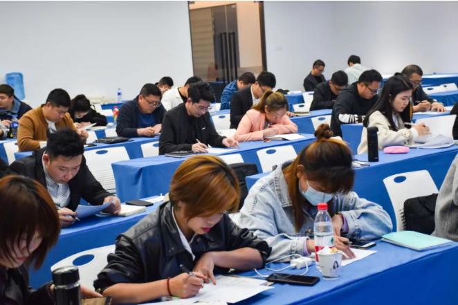 2021歐蒂尼家居第一期新商培訓考試現(xiàn)場