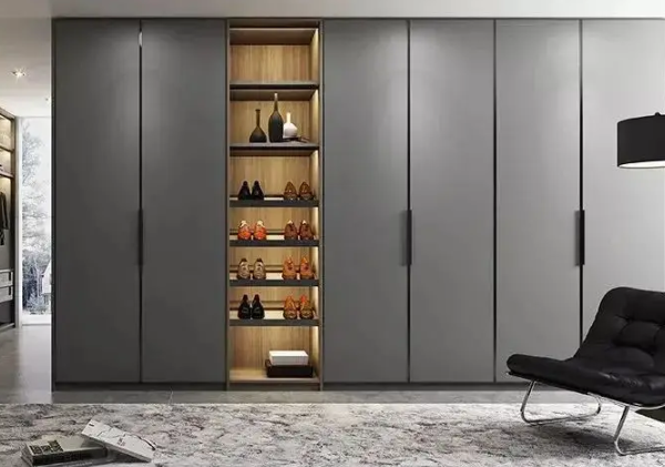 歐蒂尼全屋定制：定制衣柜應(yīng)該怎么設(shè)計(jì)?要注意些什么?